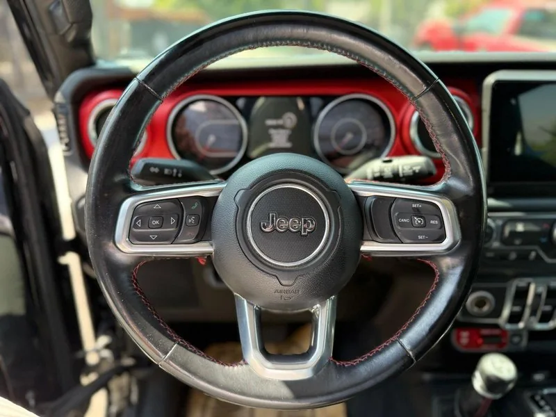 Jeep WRANGLER RUBICON UNLIMITED 3.6 EQUIPADO foto 14