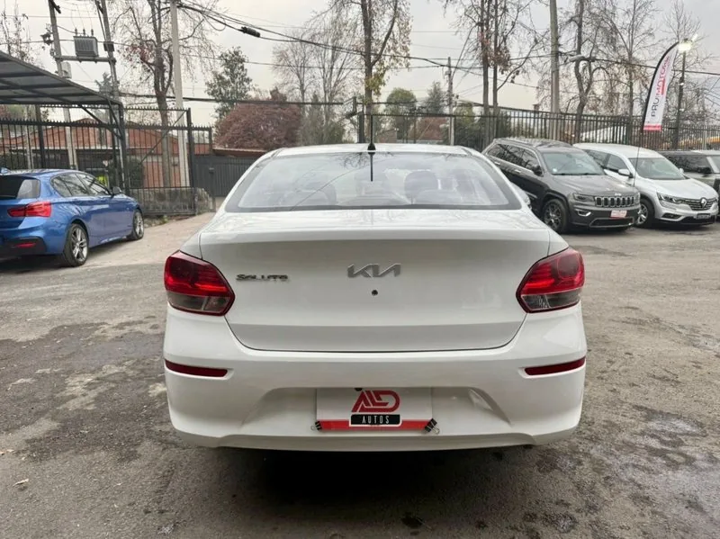Kia Soluto foto 5