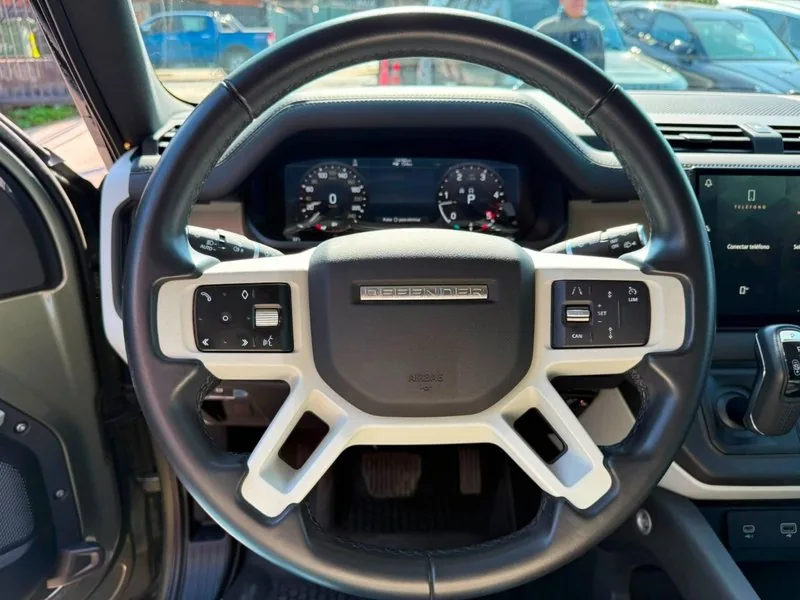 Land Rover DEFENDER HSE 3.0 DIESEL 3P foto 8