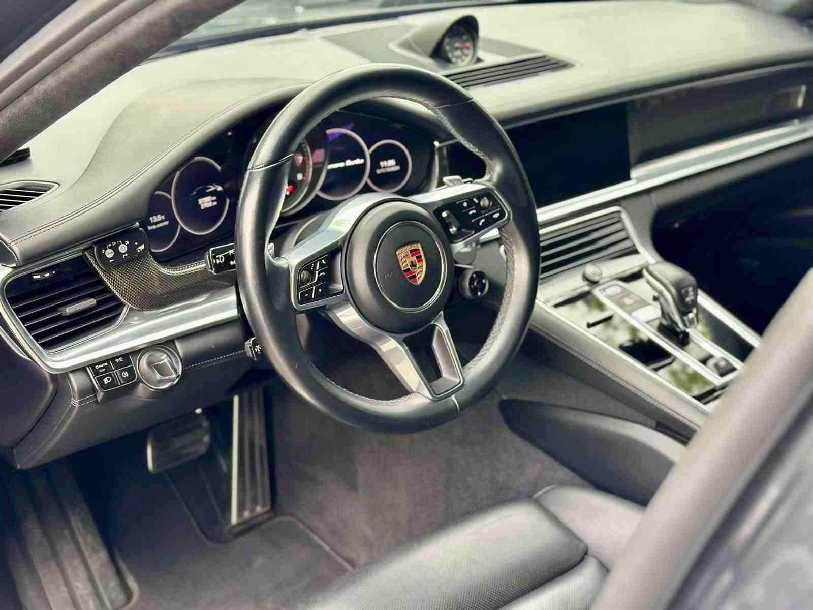 Porsche Panamera foto 16