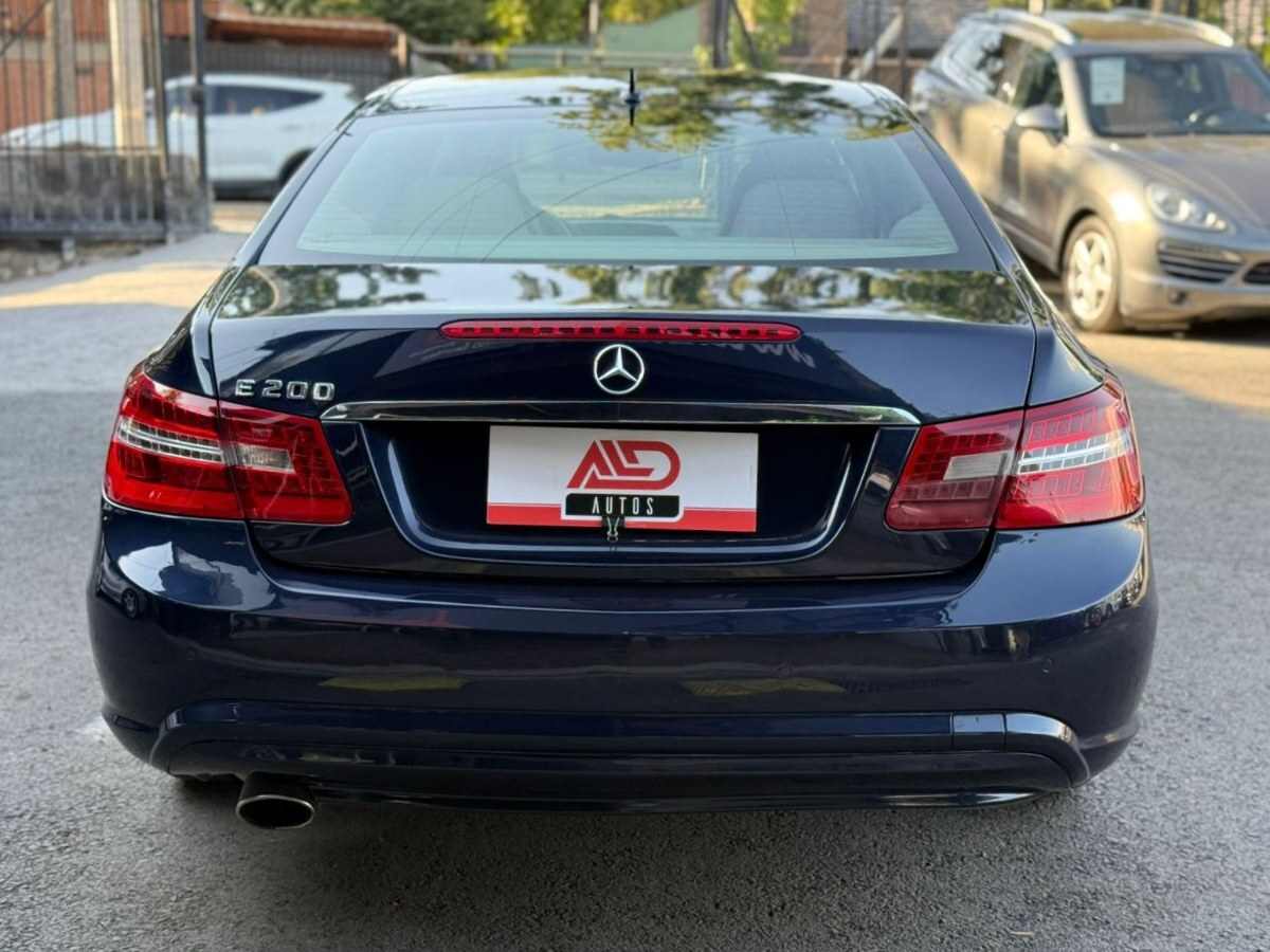Mercedes-Benz E200 Coupe foto 5