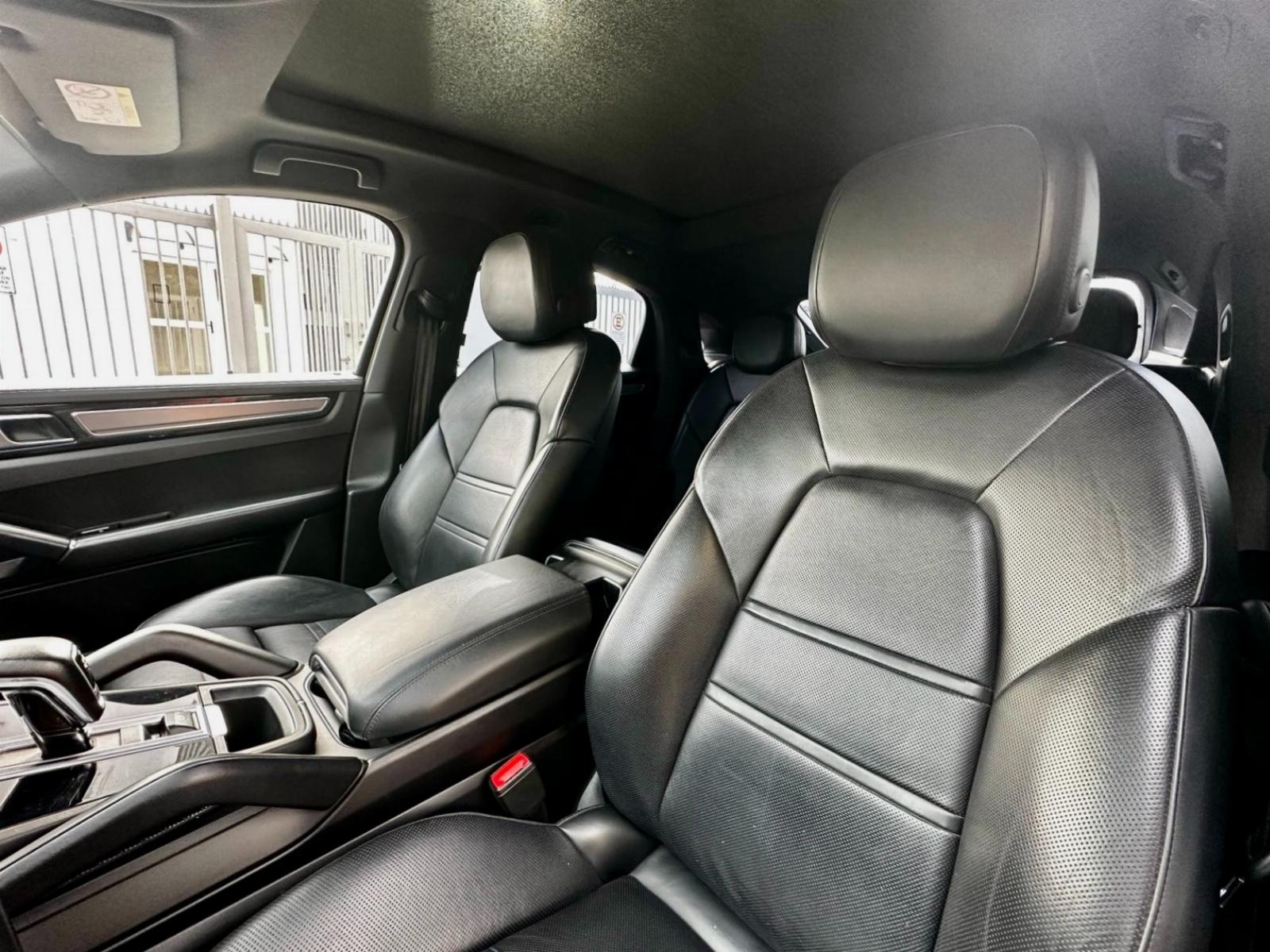 PORSCHE CAYENNE COUPE S 2.9 foto 19
