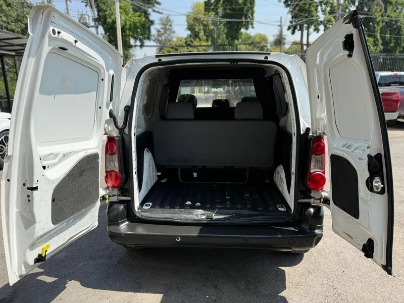 Peugeot PARTNER HDI 1.6 MT DIESEL IMPECABLE foto 7