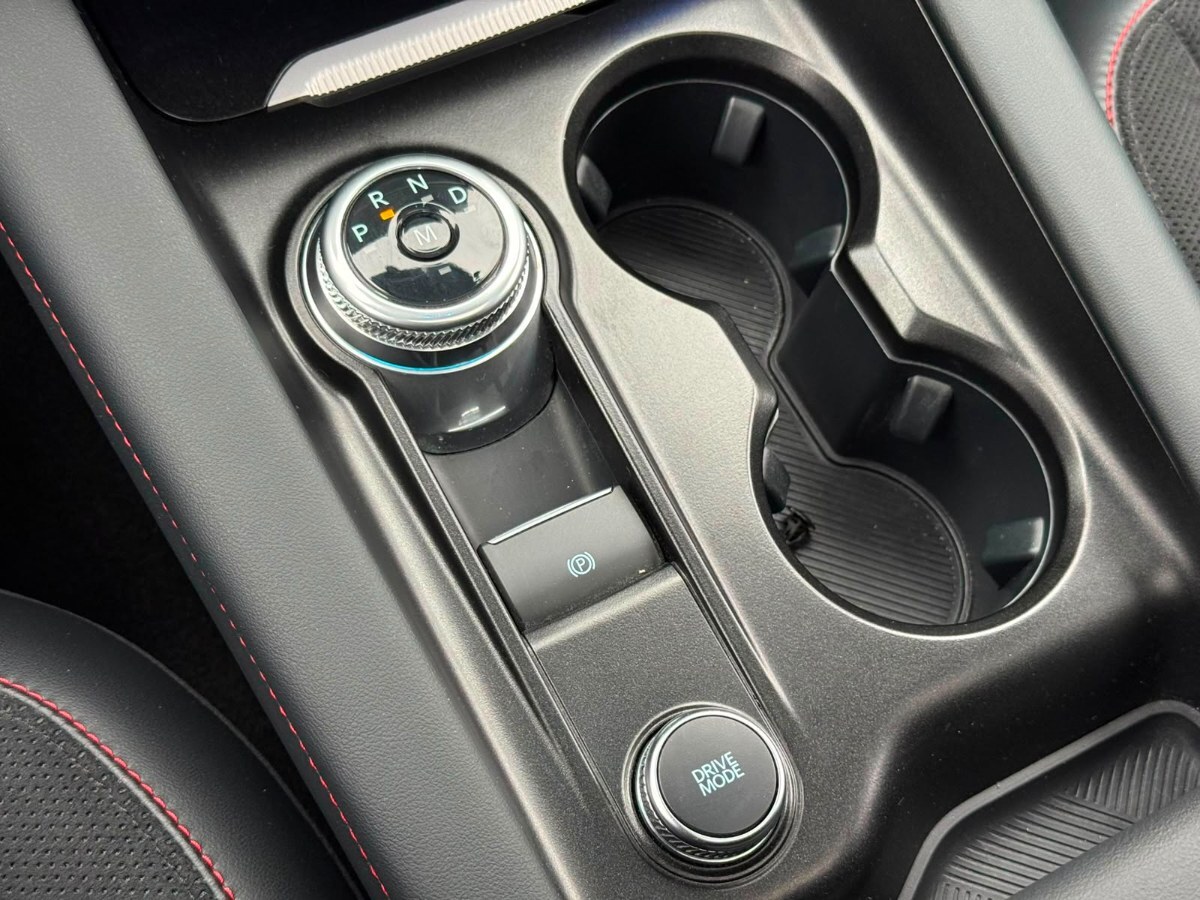 Ford Explorer ST foto 8