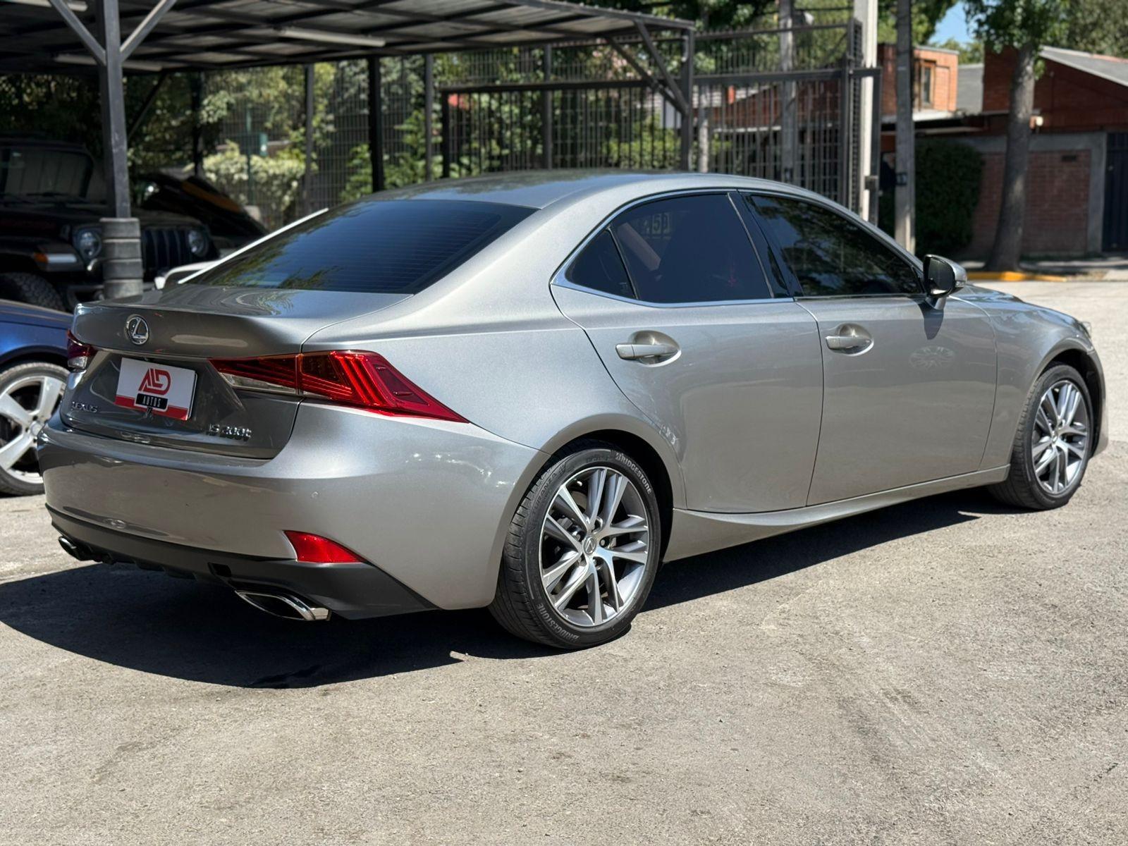 Lexus IS 200 foto 7