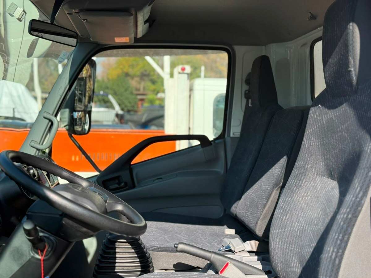 Hino XZU Carrozado foto 16