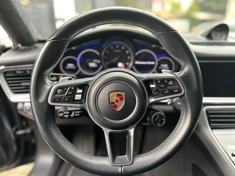 Porsche PANAMERA foto 13