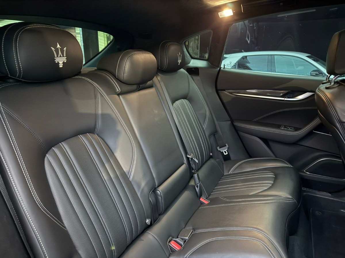 Maserati Levante foto 16