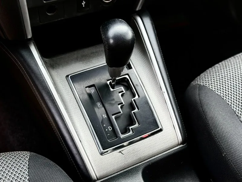Mitsubishi L200 DAKAR 4X4 AT 2.4 DIESEL foto 14