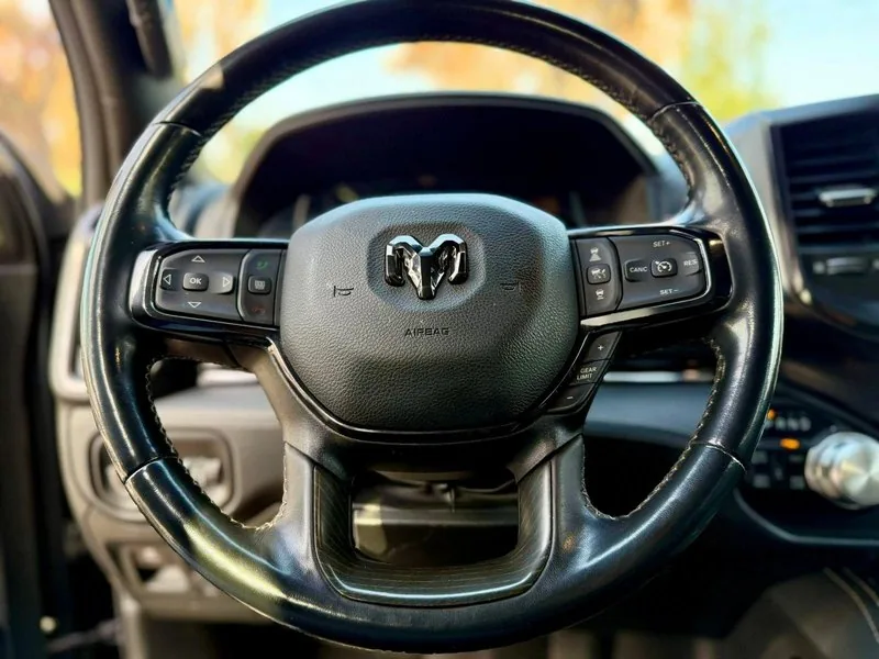 Ram 1500 LIMITED 4X4 foto 11