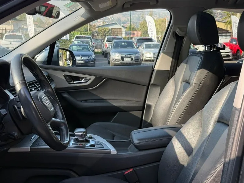 Audi Q7 2.0 TFSI QUATTRO 3 FILAS foto 9