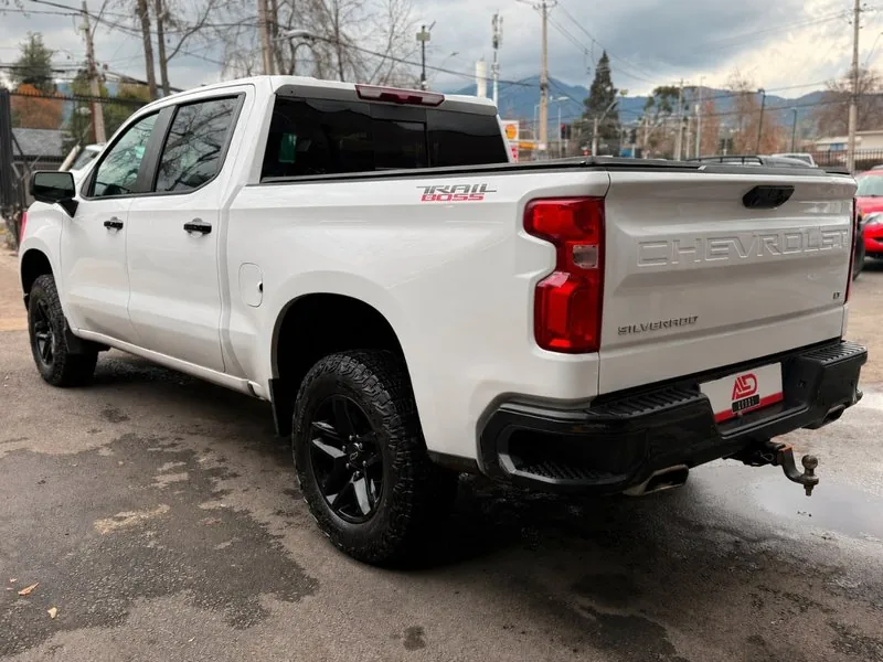 Chevrolet SILVERADO LT TRAIL BOSS 5.3 foto 6