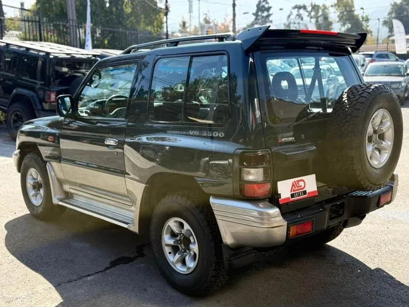 Mitsubishi MONTERO 3.5 CORTO DE COLECCION foto 6