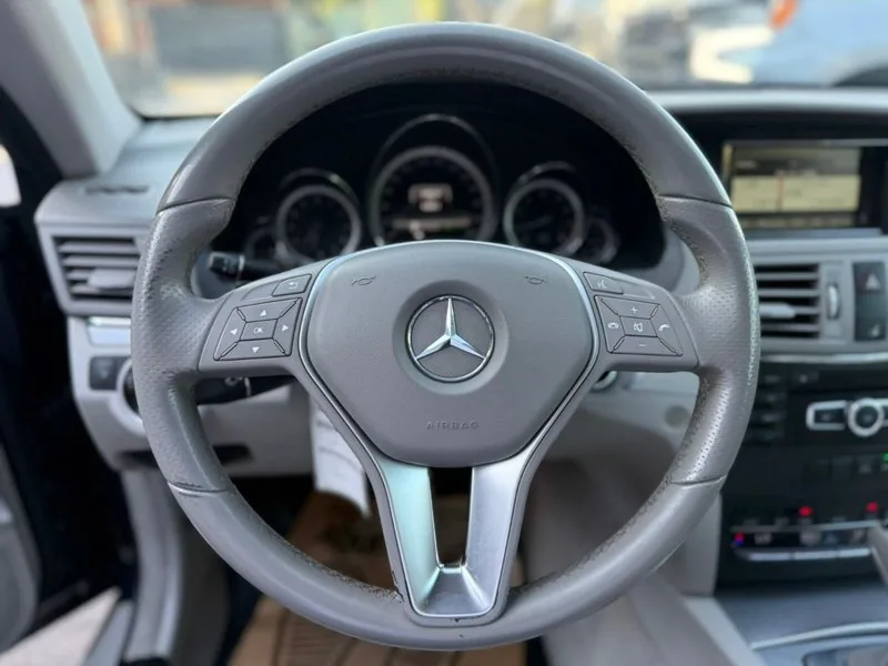 Mercedes-Benz E200 COUPE 2.0 TURBO foto 9