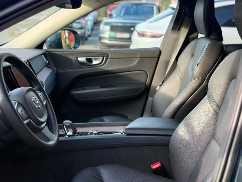 Volvo XC60 2.0 B5 AWD foto 17