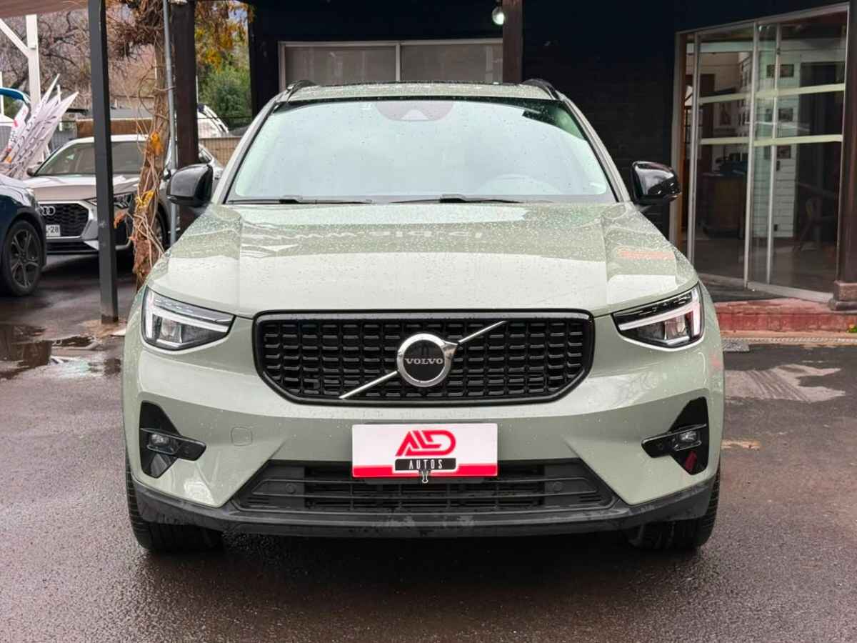 Volvo XC40 foto 1