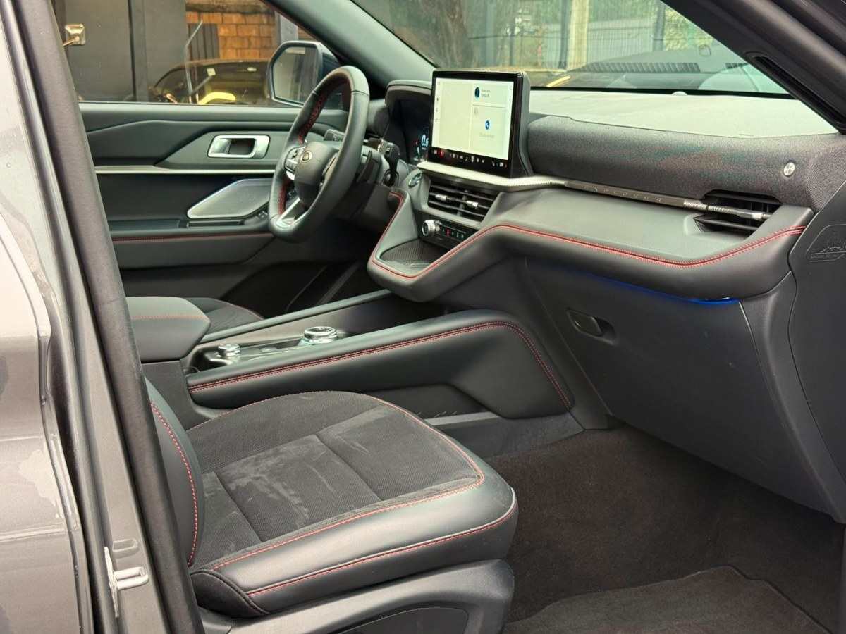 Ford Explorer ST 3.0 Biturbo AWD foto 14