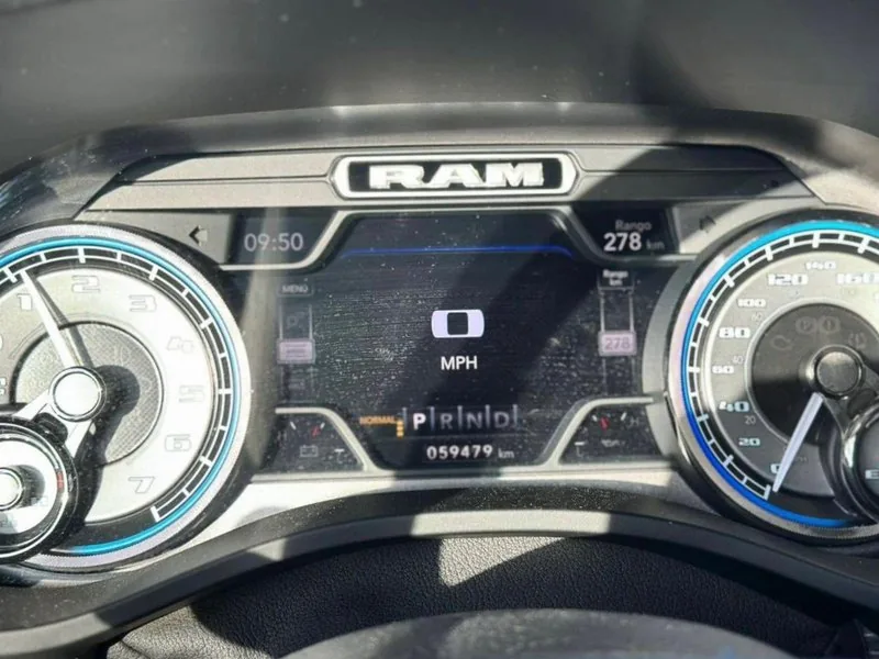 Ram 1500 LIMITED 5.7 foto 15