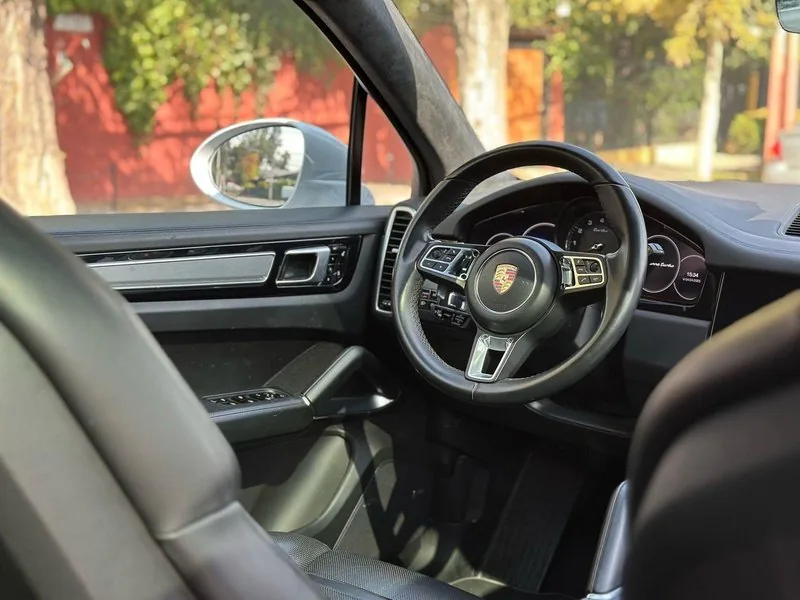 Porsche CAYENNE TURBO foto 10