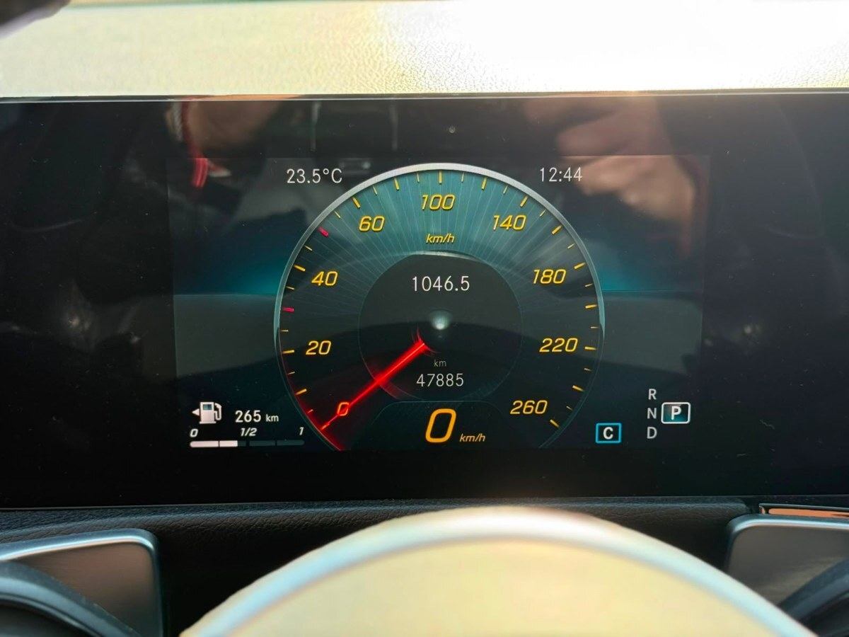 Mercedes-Benz GLB 200 foto 13