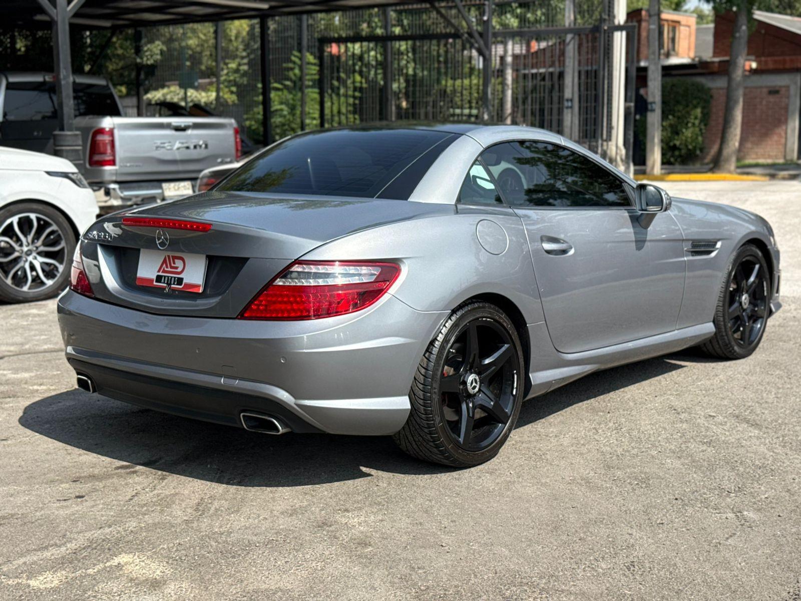 Mercedes-Benz SLK350 Roadster foto 6