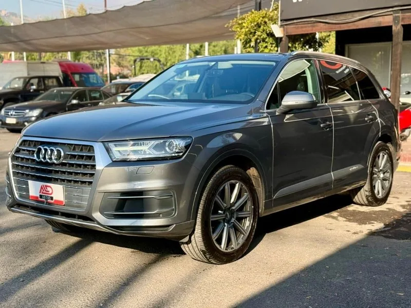 Audi Q7 2.0 TFSI QUATTRO 3 FILAS foto 1