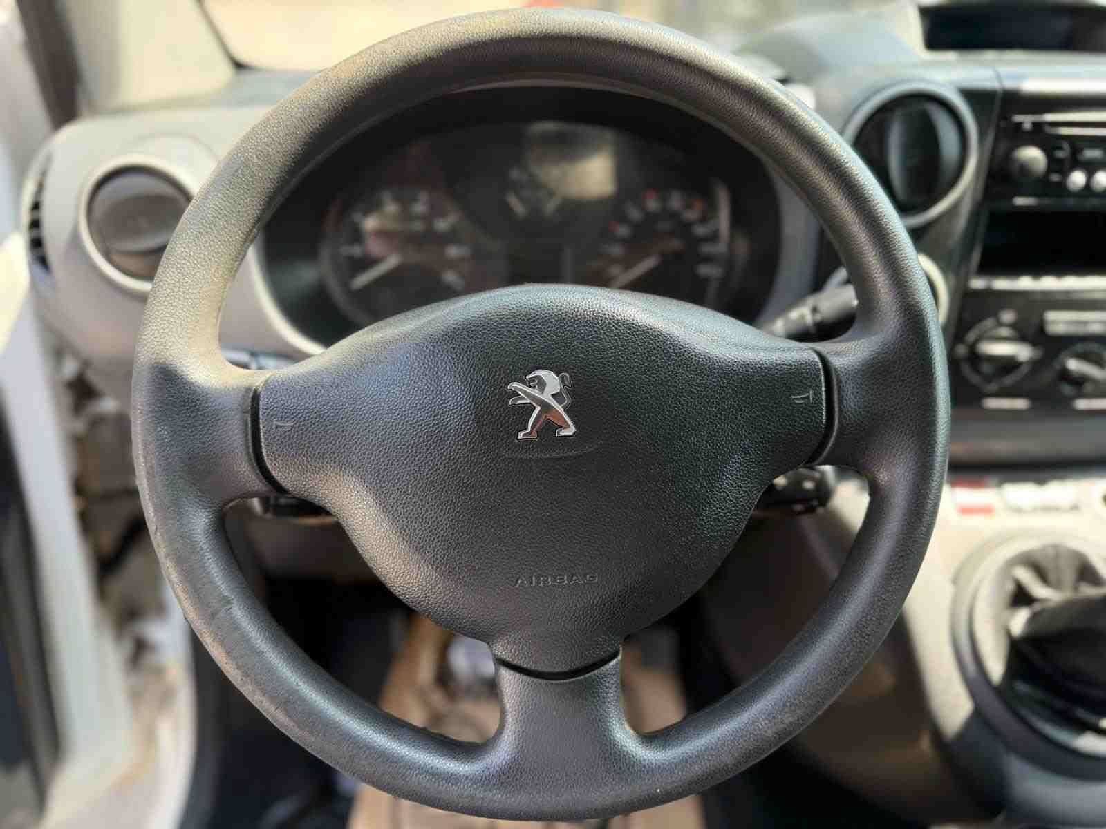 PEUGEOT PARTNER HDI 1.6 MT foto 19