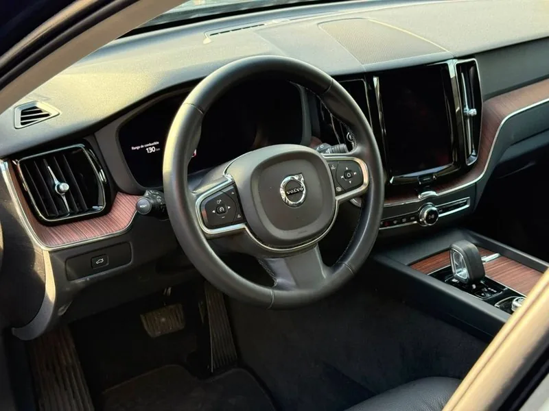 Volvo XC60 2.0 B5 AWD foto 8