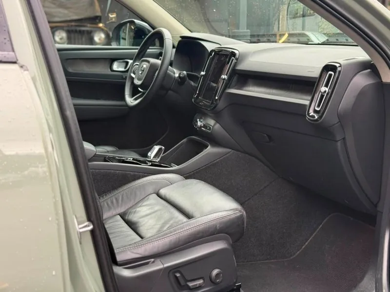 Volvo XC40 T5 HYBRID R DESING 1.5T foto 17
