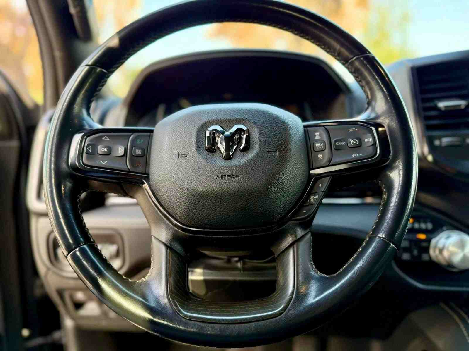 RAM 1500 Limited 4x4 foto 15