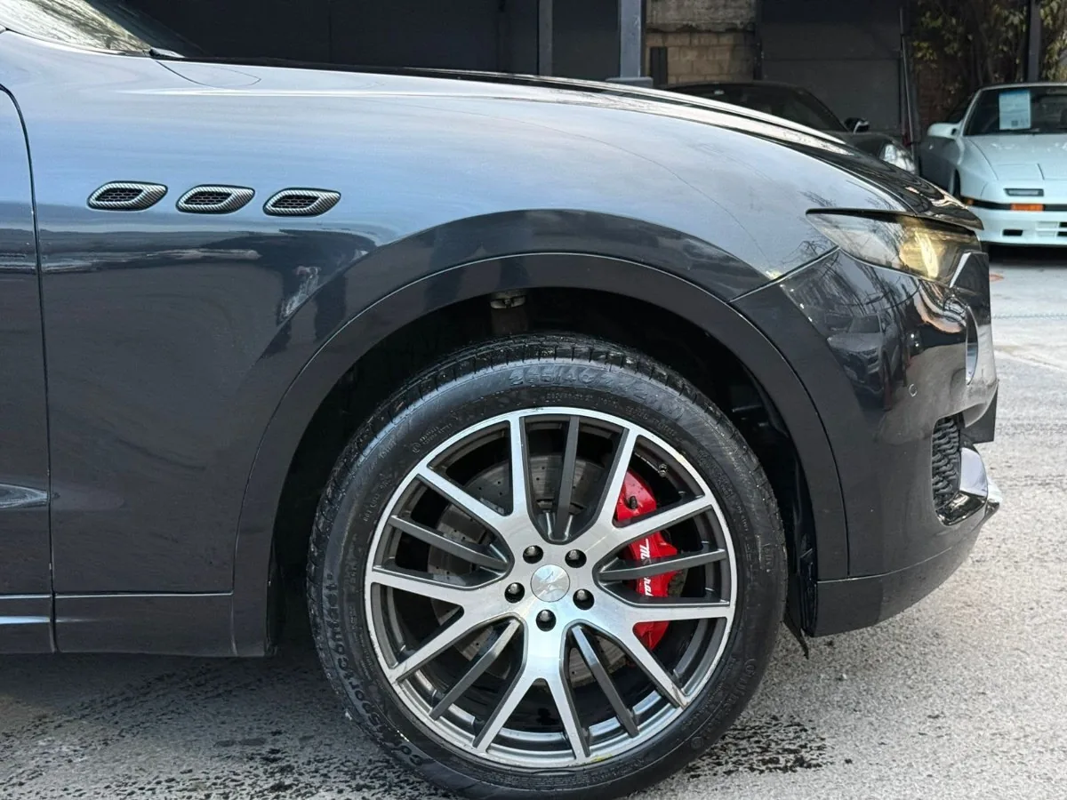 Maserati Levante S foto 7