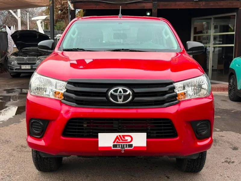 Toyota HILUX DX 4X4 MT 2.4 foto 2
