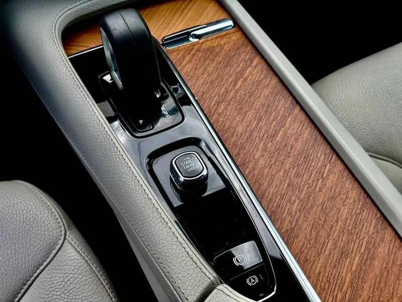 Volvo XC90 B6 AWD 2.0 foto 12