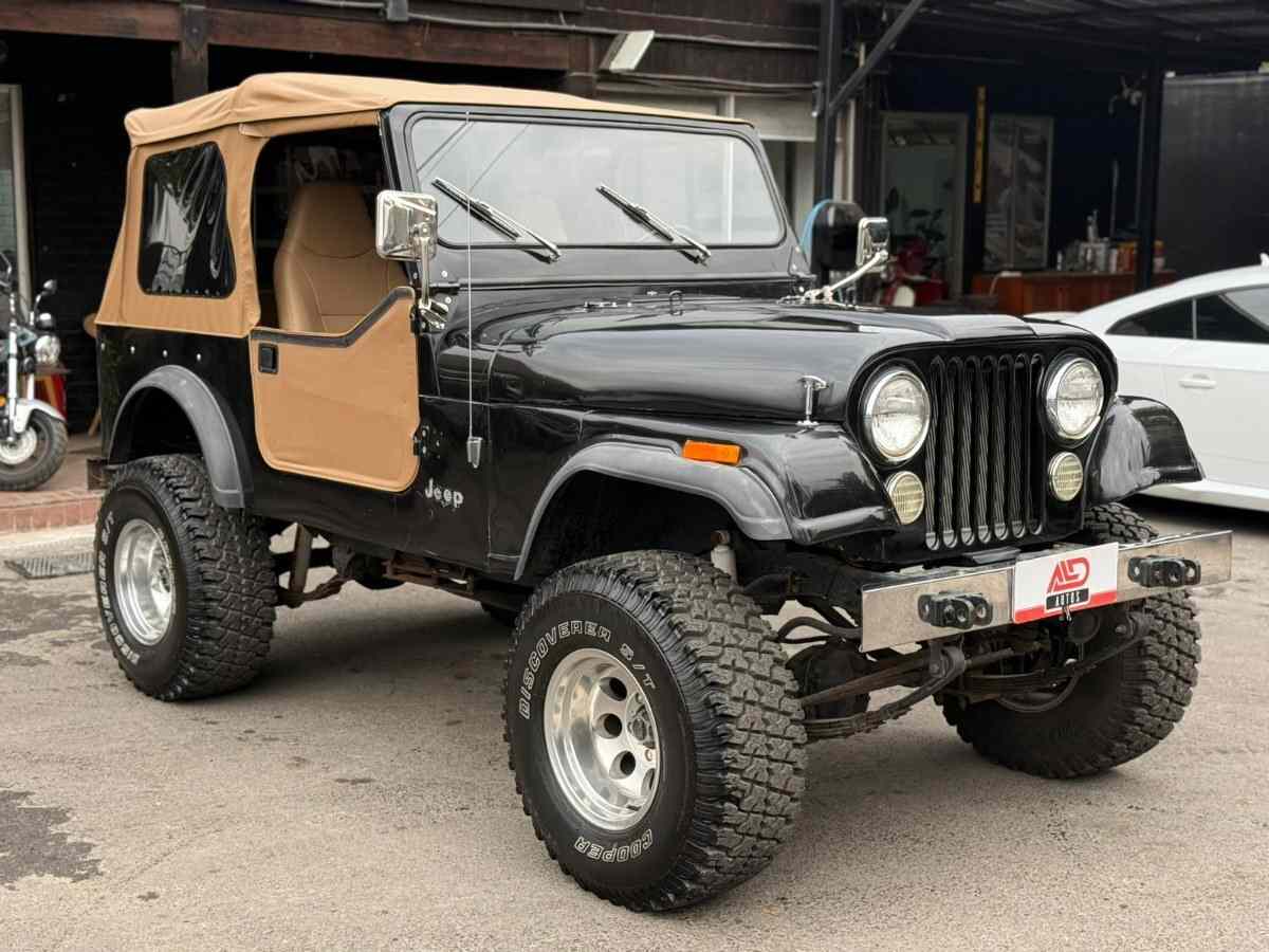 JEEP CJ7 AT V8 5.7 foto 2
