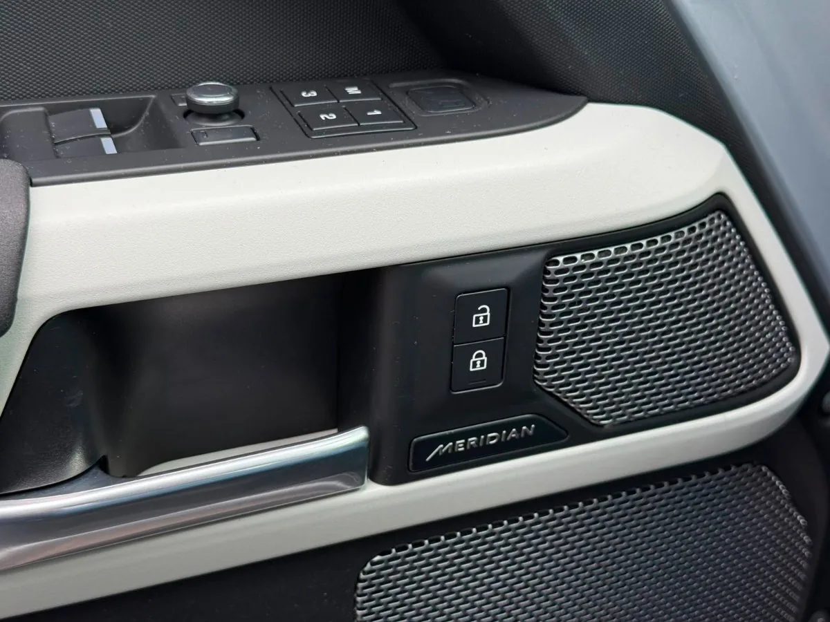 LAND ROVER DEFENDER 110 foto 14