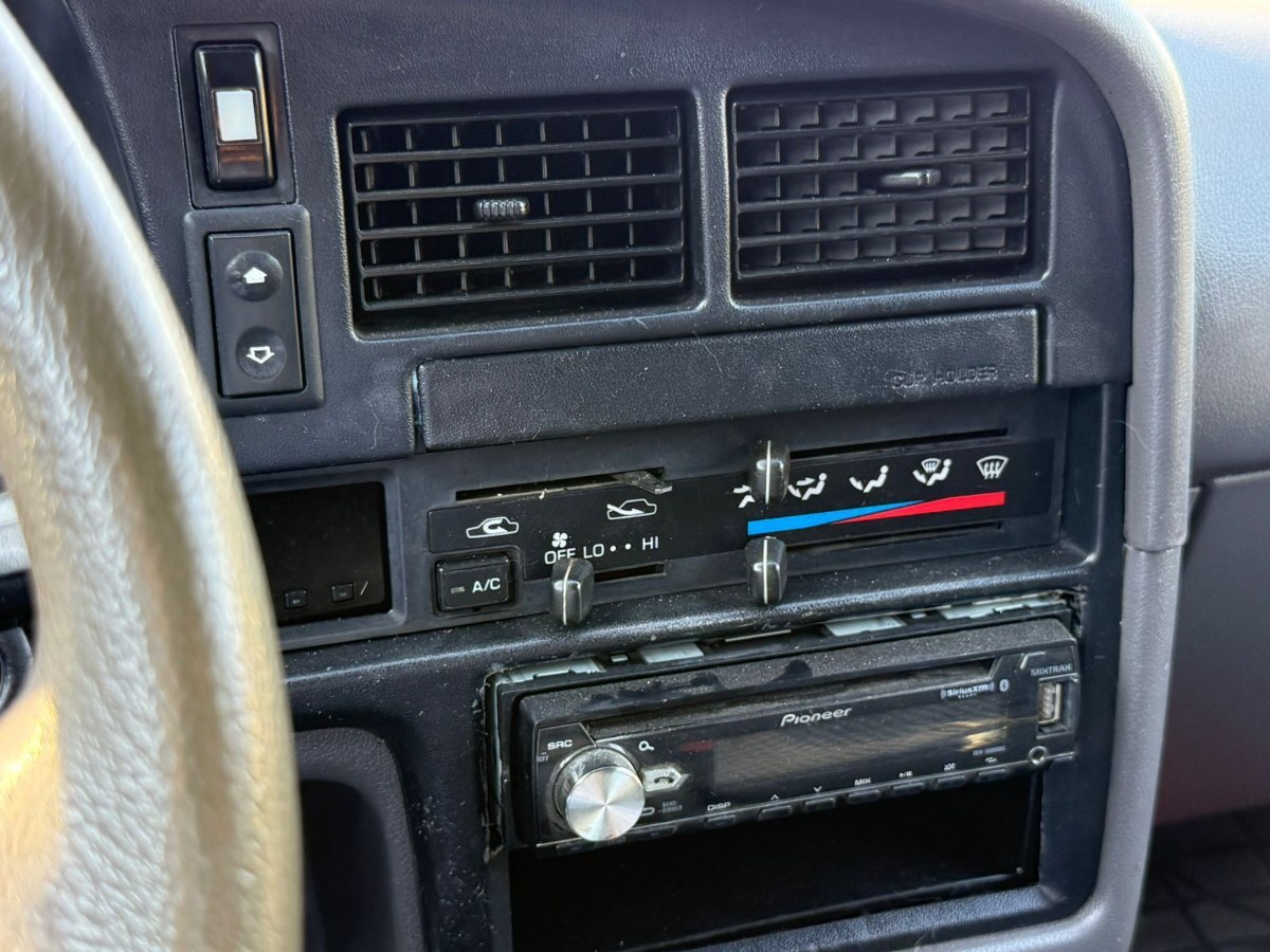 Toyota Hilux 2.4 MT 4x4 D Cab foto 14