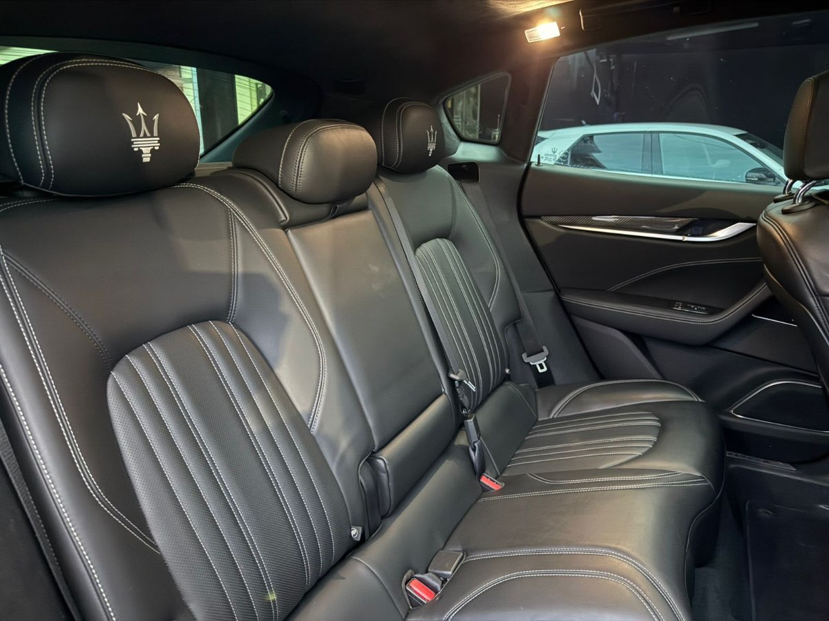 Maserati Levante foto 16