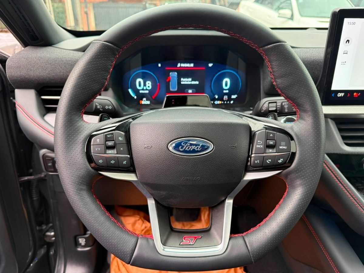 Ford Explorer ST 3.0 Biturbo AWD foto 15