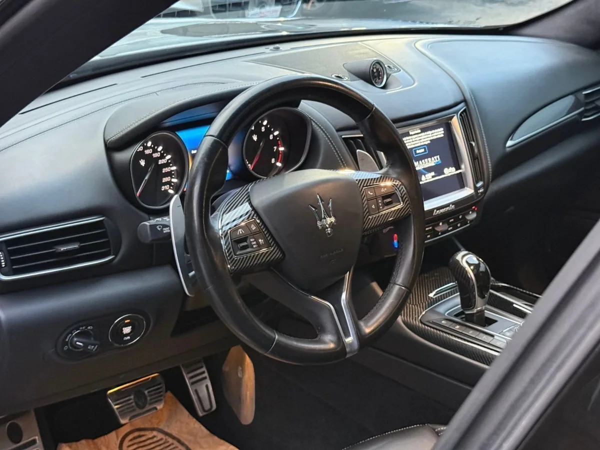 Maserati Levante S foto 8