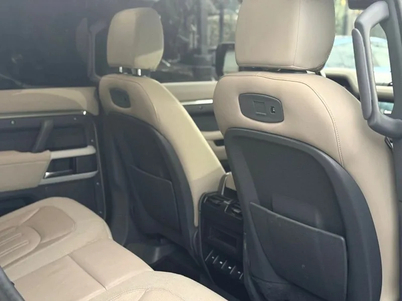 Land Rover DEFENDER 110 FIRST EDITION foto 19