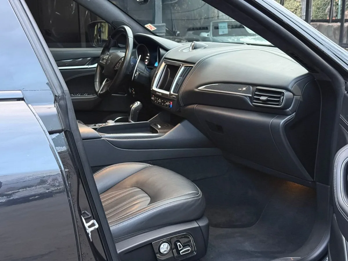 Maserati Levante S foto 10