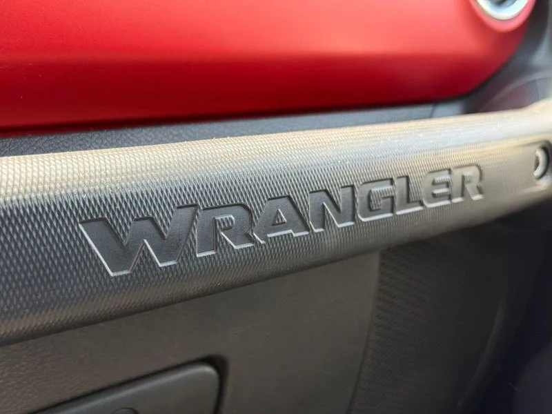 Jeep WRANGLER RUBICON UNLIMITED 3.6 EQUIPADO foto 8