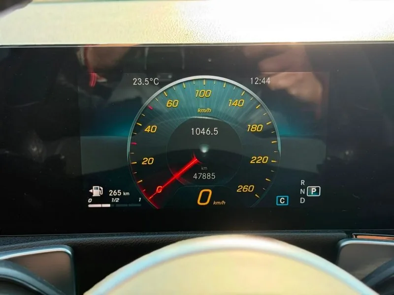 Mercedes-Benz GLB 200 foto 12