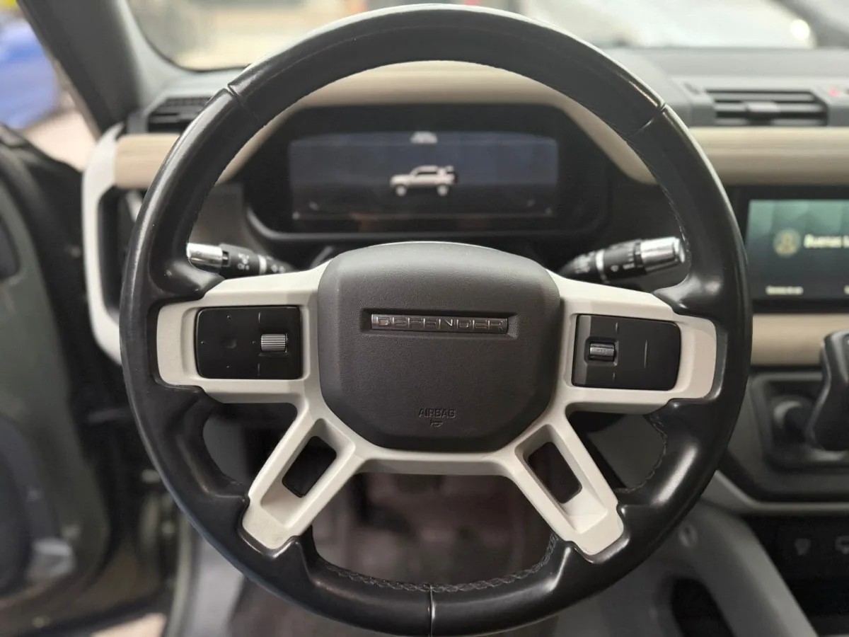 LAND ROVER DEFENDER 110 FIRST EDITION foto 11