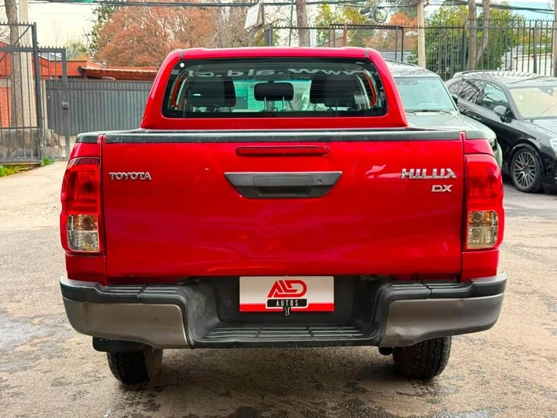 Toyota HILUX DX 4X4 MT 2.4 foto 5