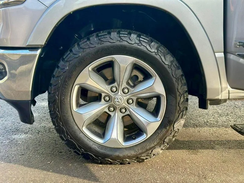 Ram 1500 LIMITED 5.7 foto 7