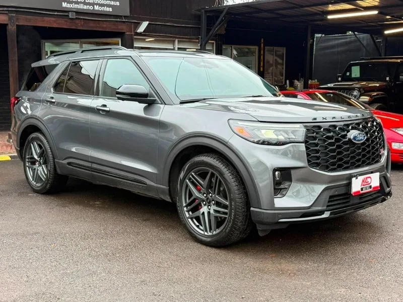 Ford EXPLORER ST 3.0 BITURBO AWD foto 3