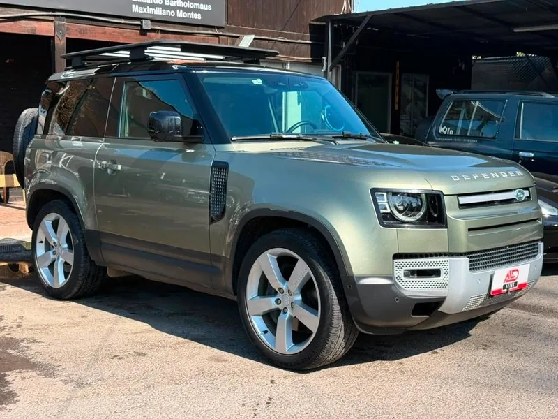 Land Rover DEFENDER HSE 3.0 DIESEL 3P foto 3