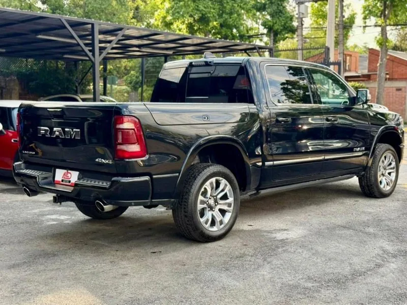 Ram 1500 LIMITED 4X4 foto 4