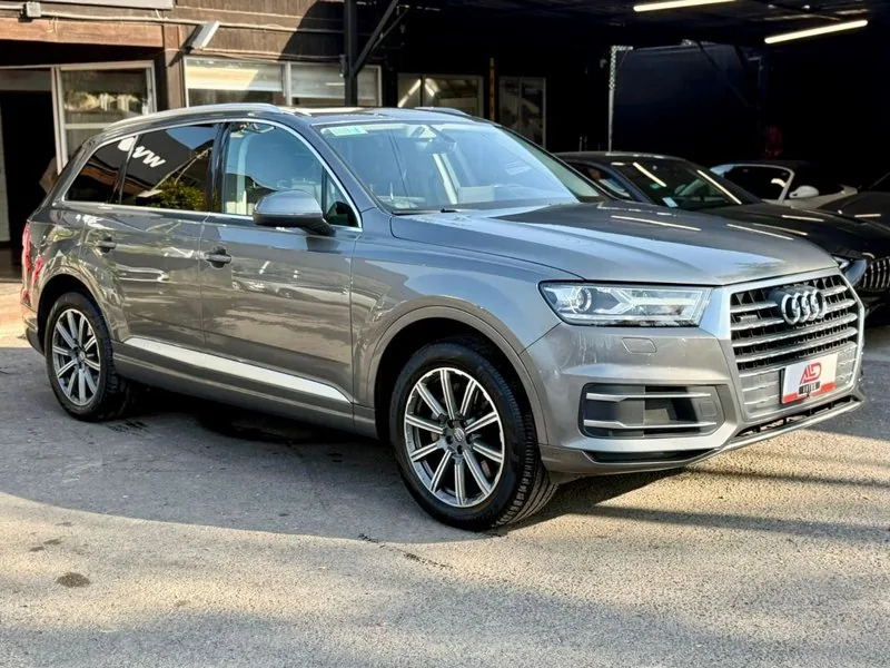 Audi Q7 2.0 TFSI QUATTRO 3 FILAS foto 3